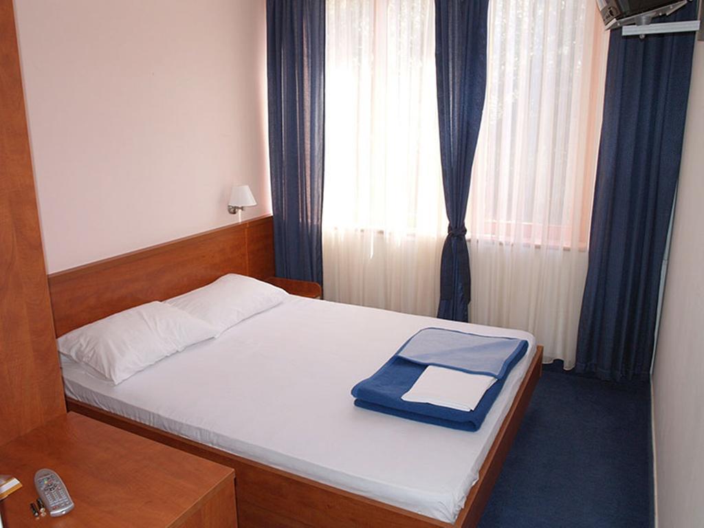 Liberty Hotel Novalja Eksteriør billede