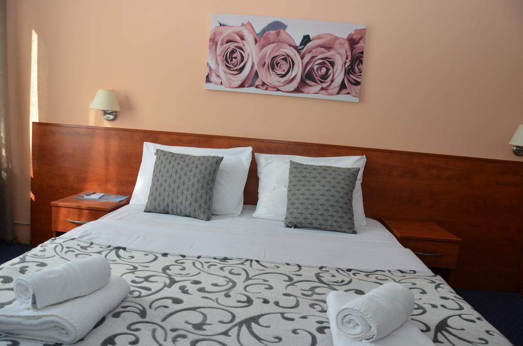 Liberty Hotel Novalja Eksteriør billede