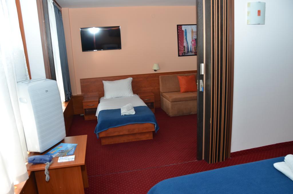 Liberty Hotel Novalja Eksteriør billede