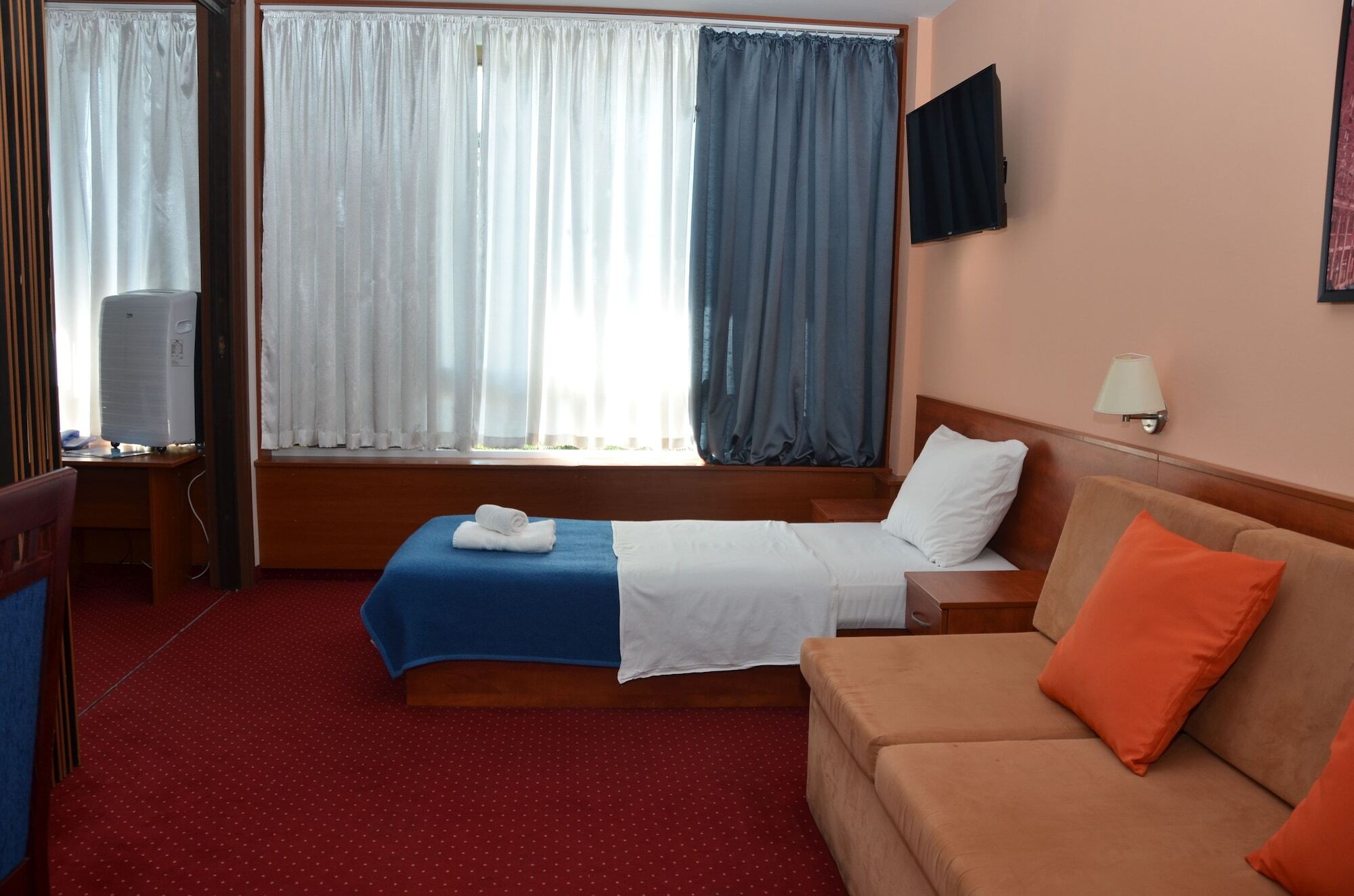 Liberty Hotel Novalja Eksteriør billede